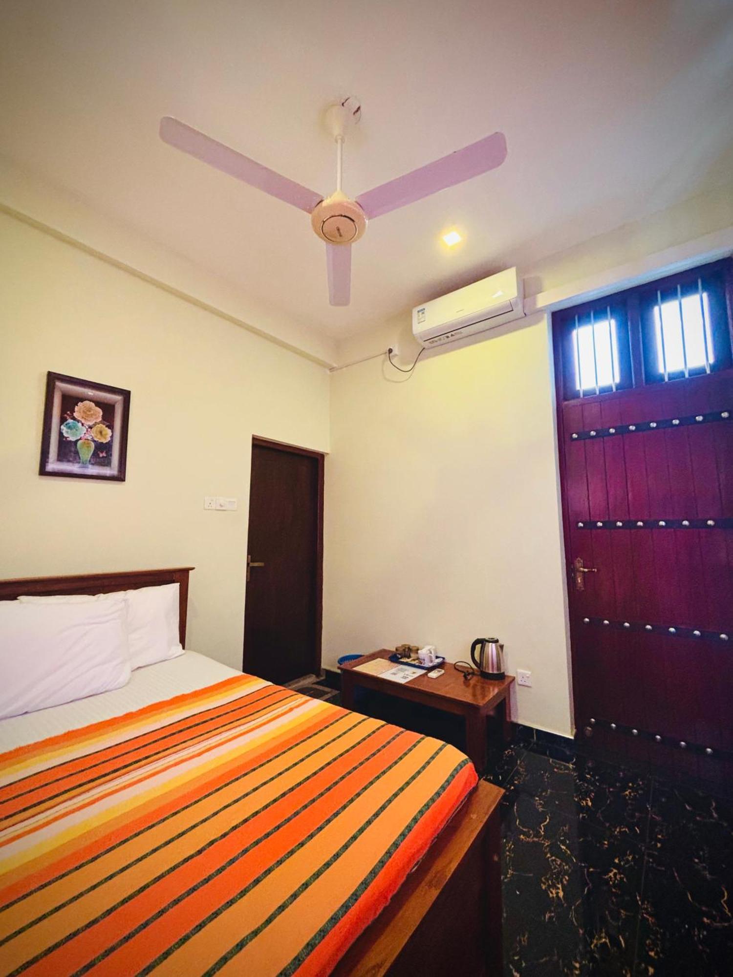 Nirosha Guest House Galle Szoba fotó